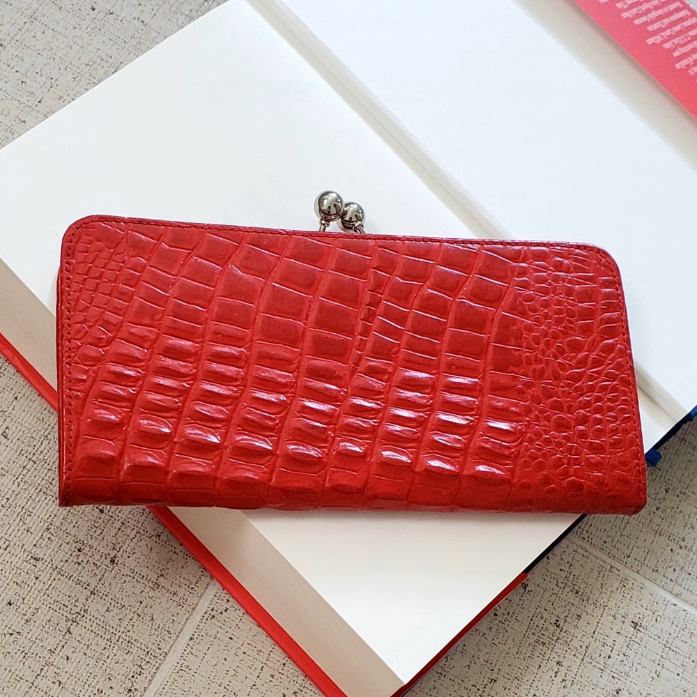 Boulevard Red Leather Croc Embossed Silver Frame Kiss Clasp Clutch Wallet, NEW